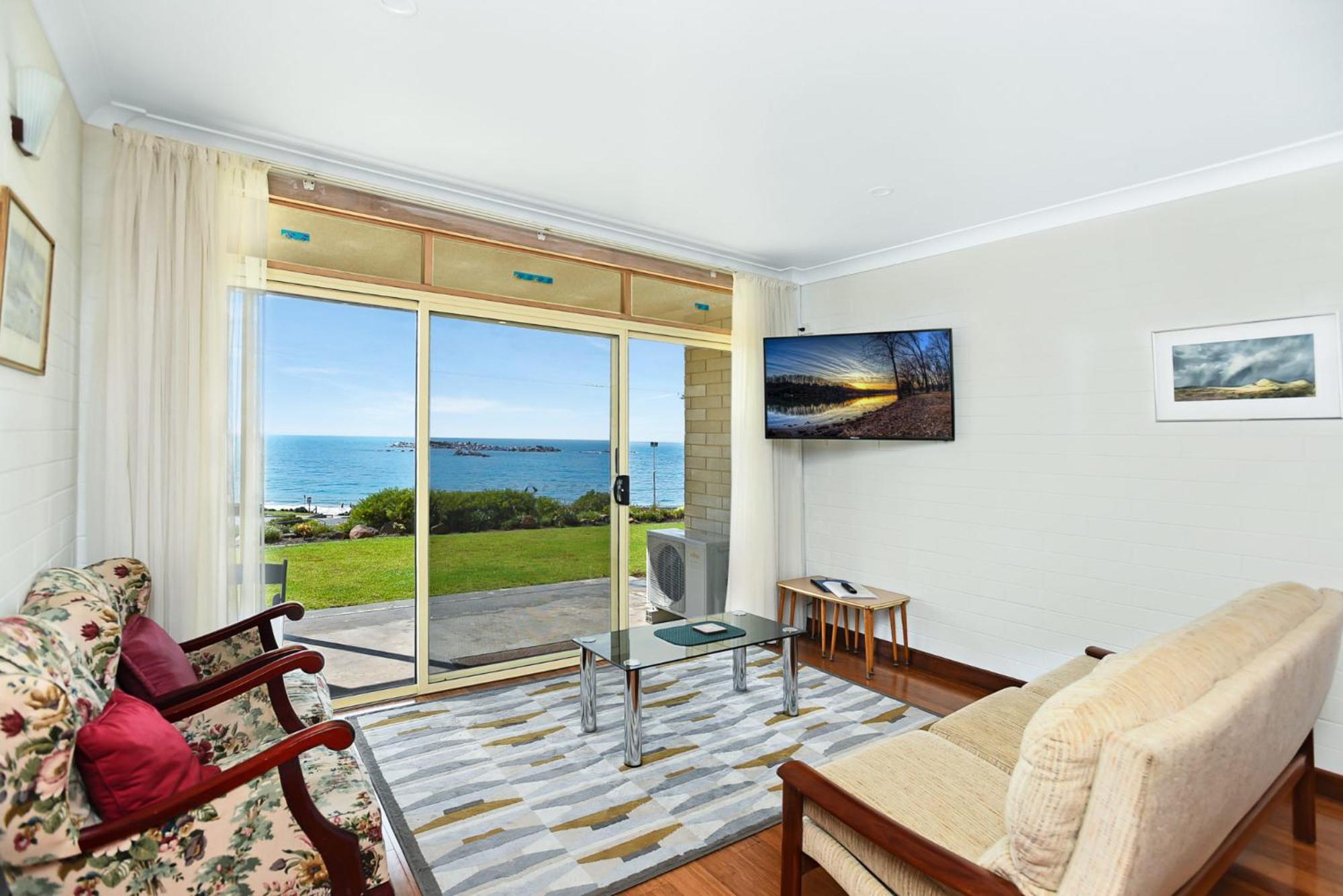 Dolphins Beachfront Apartment No 4 Port Elliot Exterior photo