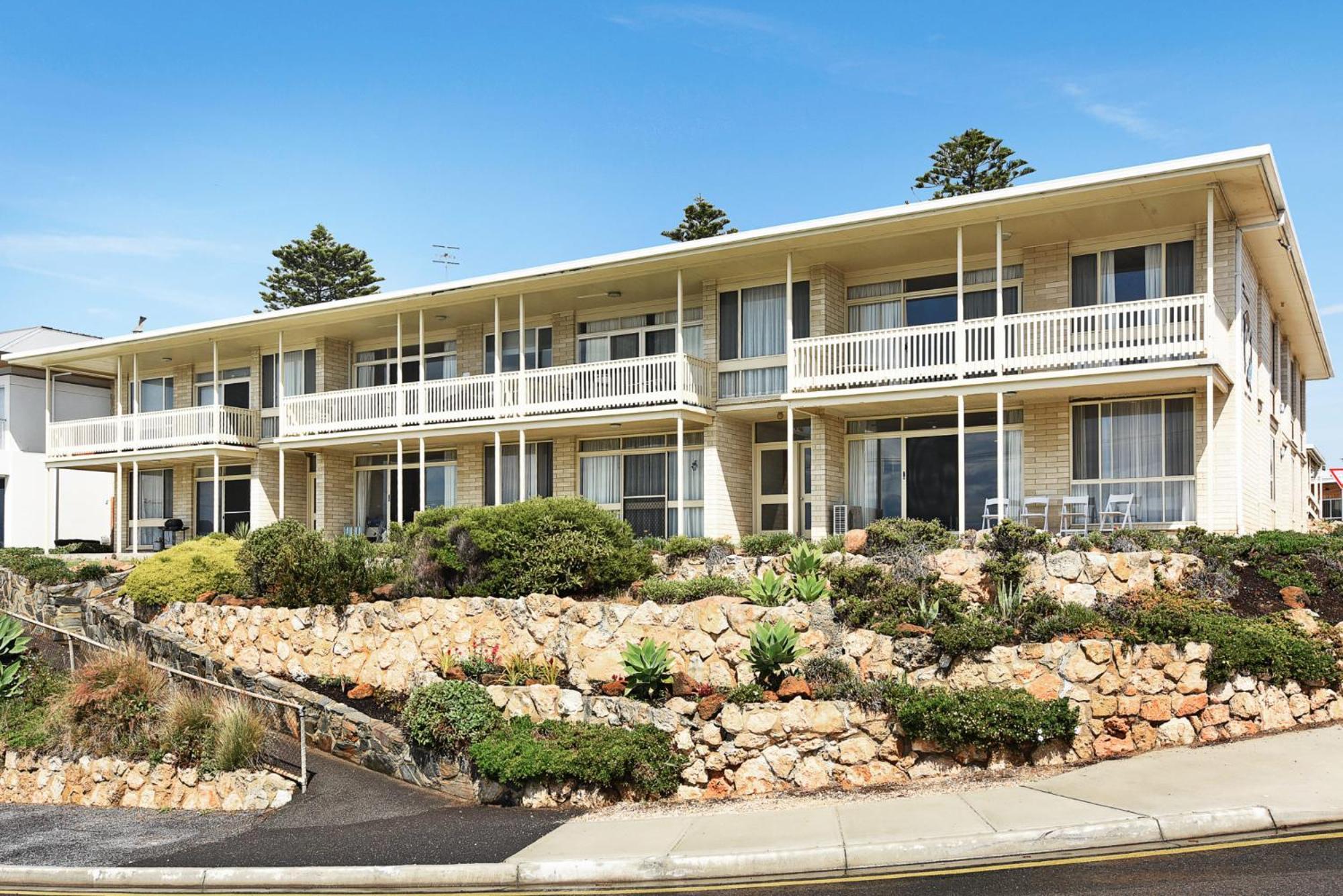 Dolphins Beachfront Apartment No 4 Port Elliot Exterior photo