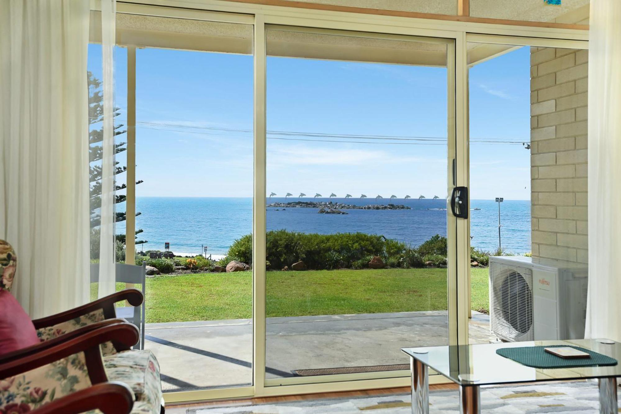 Dolphins Beachfront Apartment No 4 Port Elliot Exterior photo