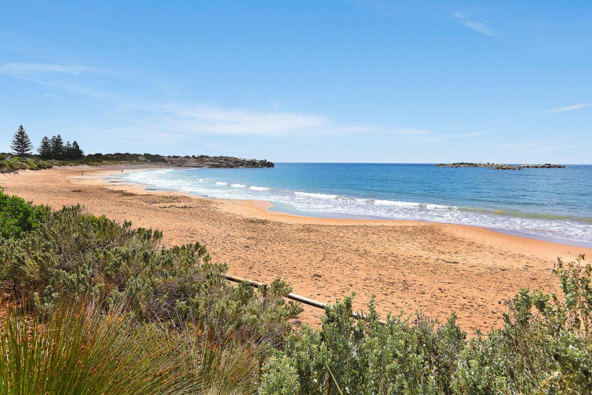 Dolphins Beachfront Apartment No 4 Port Elliot Exterior photo
